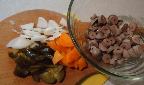 salat s kurinyimi serdechkami1