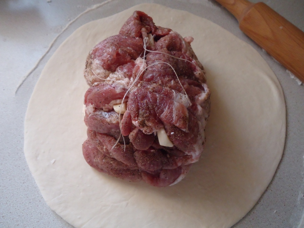 myaso zapechennoe v teste1