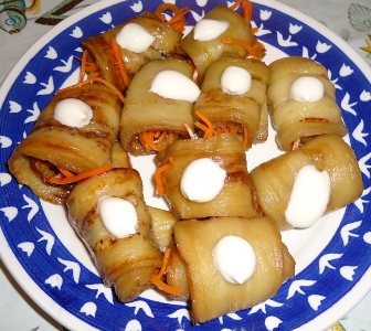 Баклажанные рулетики