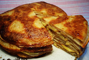 Блинник с яблоками