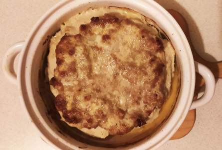 Фарш с яблоками в духовке