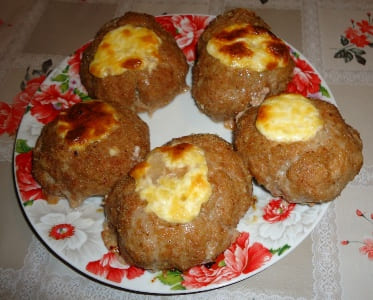 Гнёзда из мясного фарша