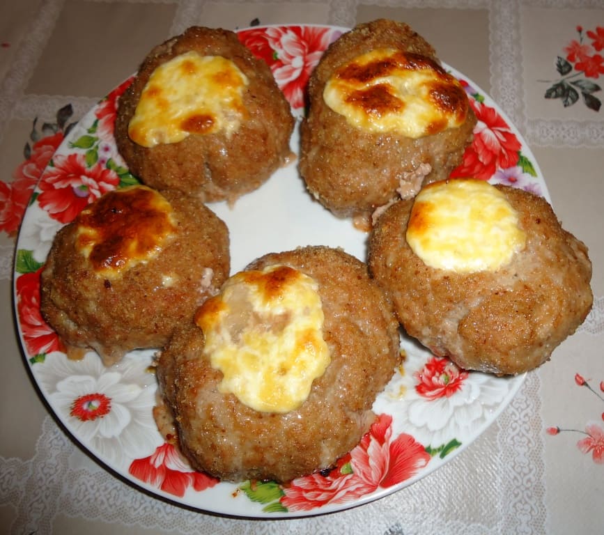 Гнёзда из мясного фарша Гнёзда из мясного фарша