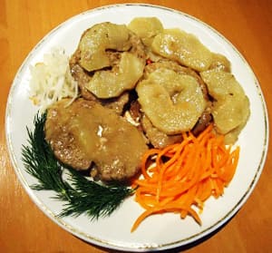 Говядина с яблоками