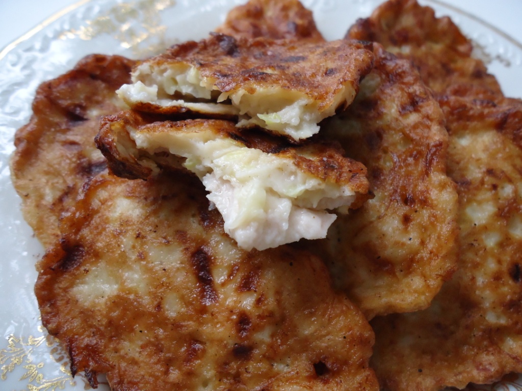 Кабачковые оладьи с куриной грудкой