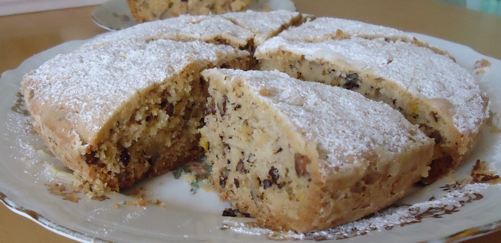 Кекс с орехами