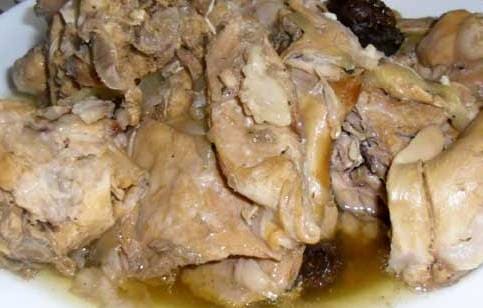 Кролик в пиве с черносливом и курагой