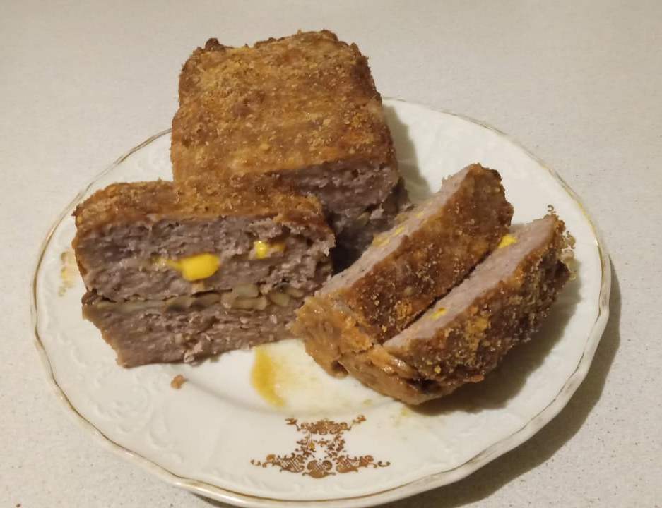 Мясной хлеб из фарша с грибами