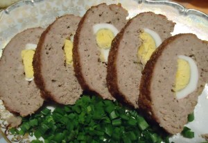 Мясной рулет из фарша