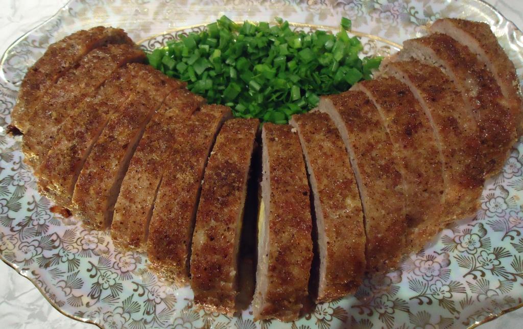 Мясной рулет из фарша Мясной рулет из фарша