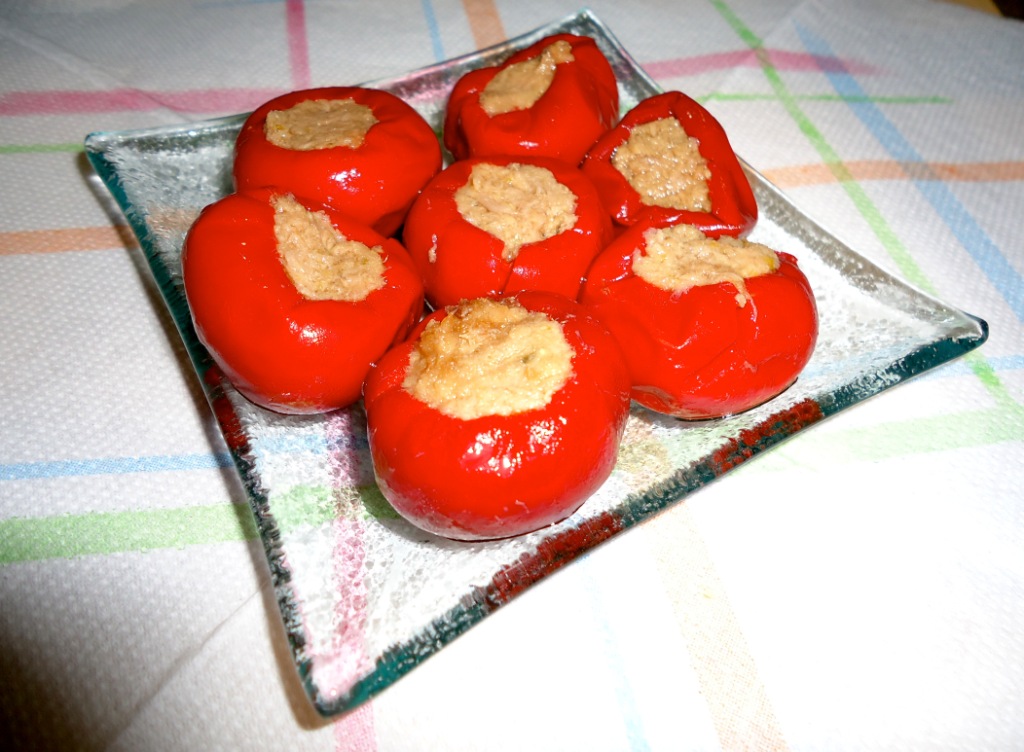 Острые перчики с тунцом