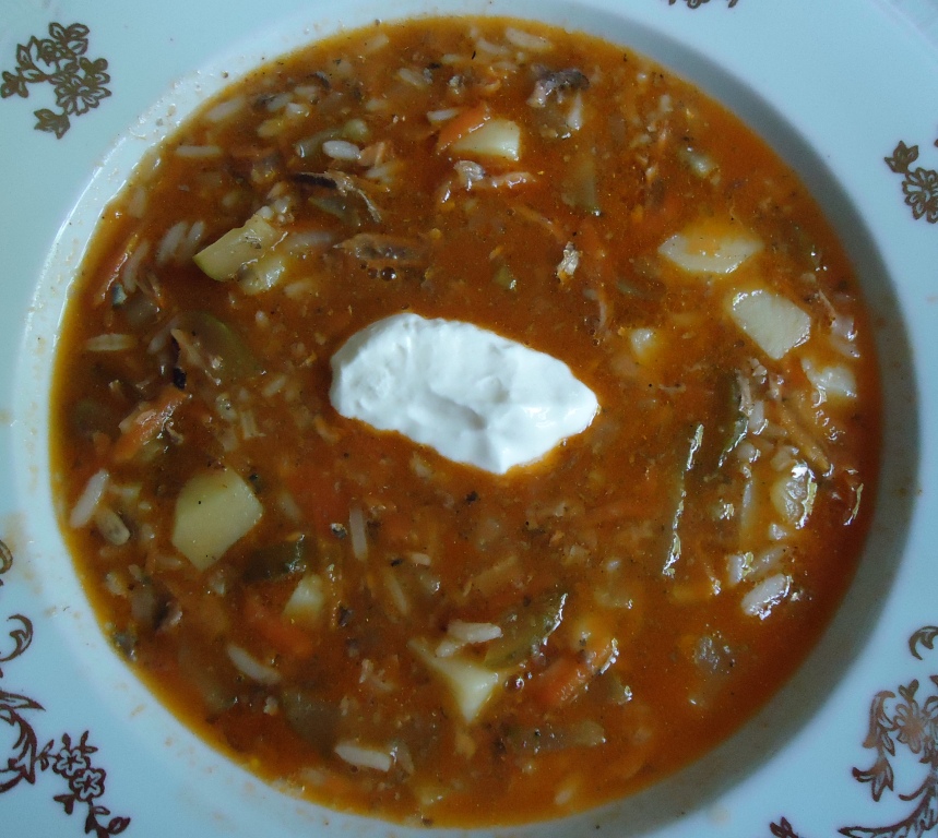 Рассольник с рыбными консервами