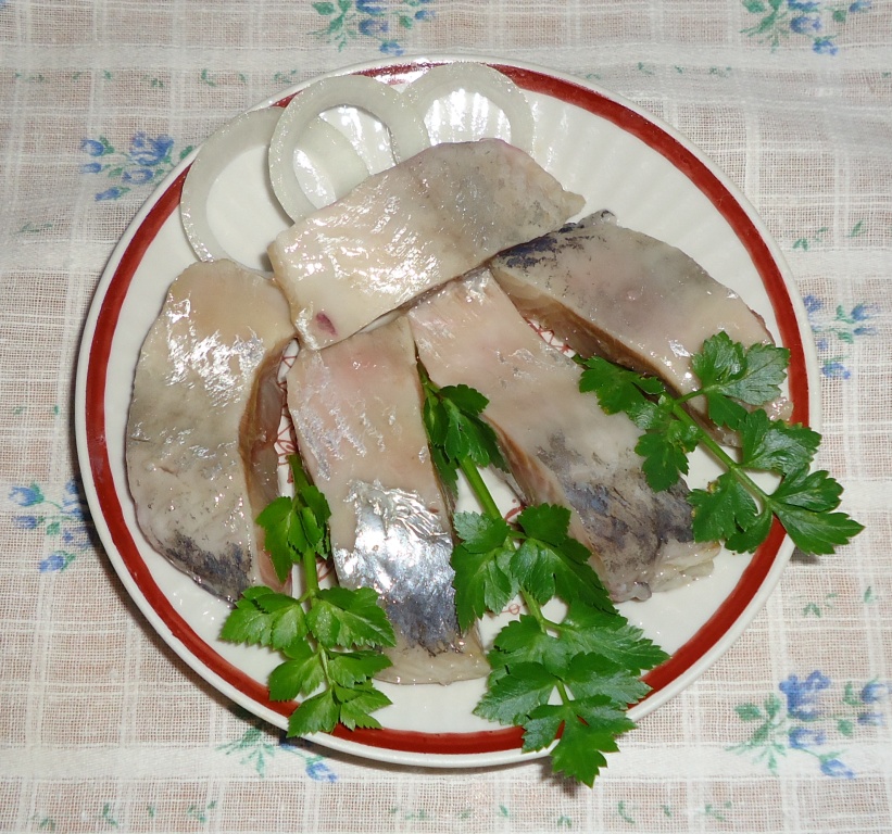 Сельдь соленая в рассоле