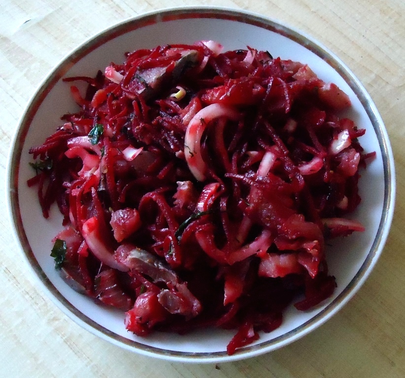 Селедка со свеклой