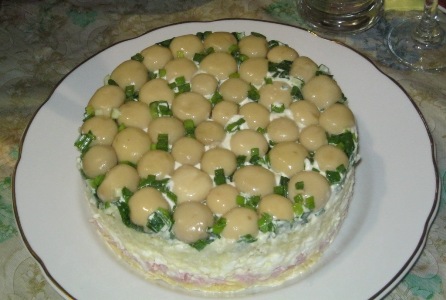 Закусочный торт с шампиньонами